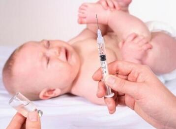儿童接种疫苗后的反应