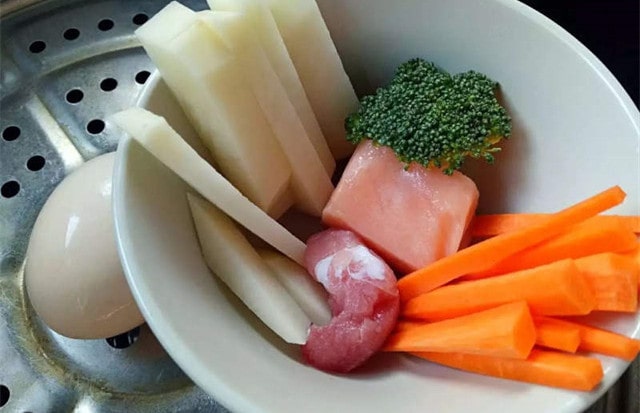 三文鱼蔬菜米糊的做法 六个月宝宝辅食食谱