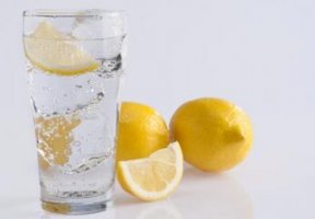 秋天可以喝柠檬水吗 柠檬水的做法