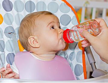 6个月宝宝每天喝多少水 宝宝正确喝水时间表