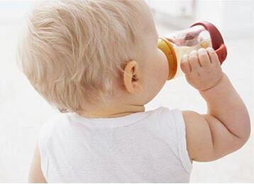 6个月宝宝每天喝多少水 宝宝正确喝水时间表