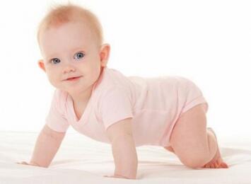 爬爬服几个月穿 婴儿连体衣注意事项