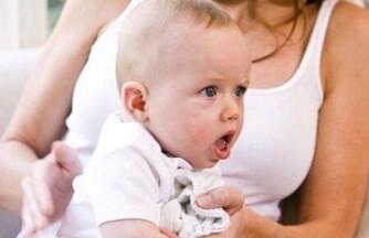 婴儿吃奶时咳嗽怎么回事