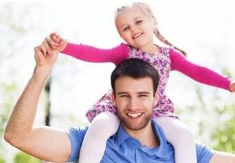 爸爸和女儿常见的相处模式，父女相处要注意什么？