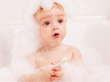 新生儿洗澡需要每天洗吗
