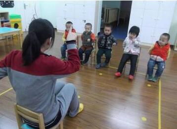 幼儿园中班两只小鸟音乐教案