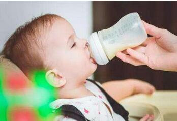 两岁宝宝睡前喝奶好吗