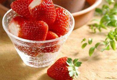 吃草莓的一些小窍门