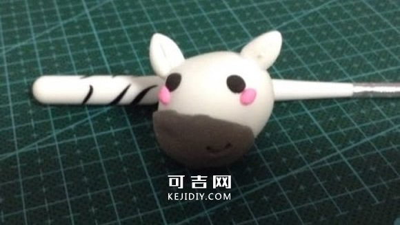 橡皮泥手工制作可爱小马 -  www.kejidiy.com