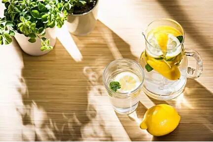 柠檬水10大健康益处
