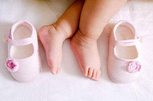 宝宝多大可以穿鞋