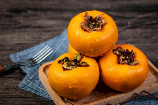 十月水果，柿子的功效与作用禁忌