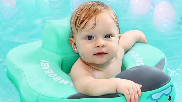 婴儿游泳时泳圈的选择