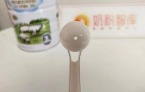 为什么有的奶粉勺子有个小洞？
