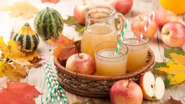 鲜榨果汁和新鲜水果哪个更健康？