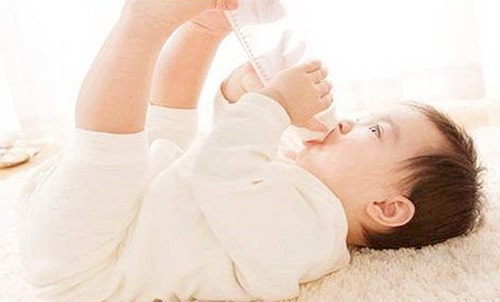 新生儿可以换奶粉吗 宝宝换奶粉注意事项