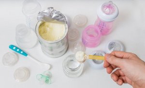 宝宝为什么不适合吃液态奶，得喝配方奶粉？
