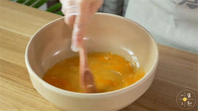 杂蔬炒馒头的做法 2岁宝宝食谱